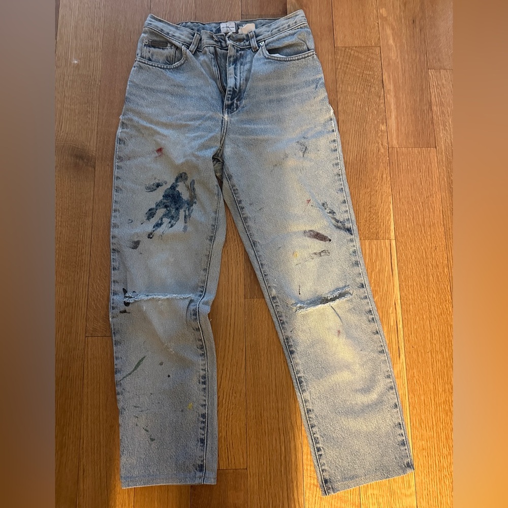 Calvin Klein Paint Splatter Light Wash Mom Jeans Size 6/28